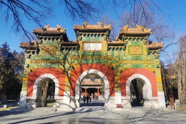 Tiananmen Square+Forbidden City+Hutong(Beijing old ally)+Temple of Heaven+Huanghuacheng Great Wall+ Summer Palace+Beijing Zoo+Confucius Temple, imperial college+Lama Temple(图1)